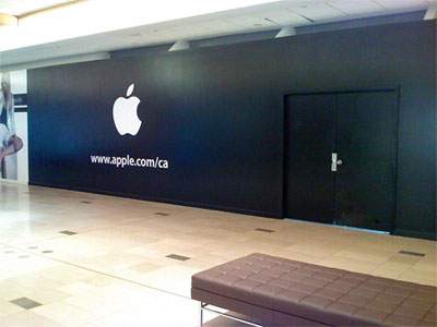 Apple Store Vancouver: Free T-shirts to First 1000 customers