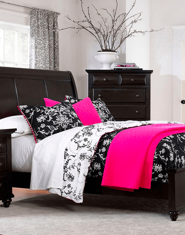 The Hudson's Bay Daily Forecast Deals Farnsworth Queen Size Bed, Now