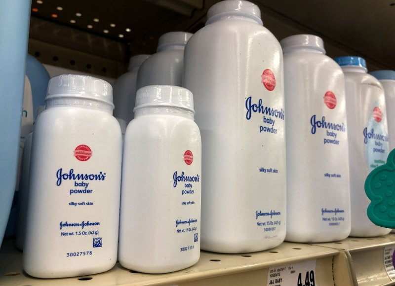 Johnson & Johnson Recalls Baby Powder After Asbestos Found - Canadian ...