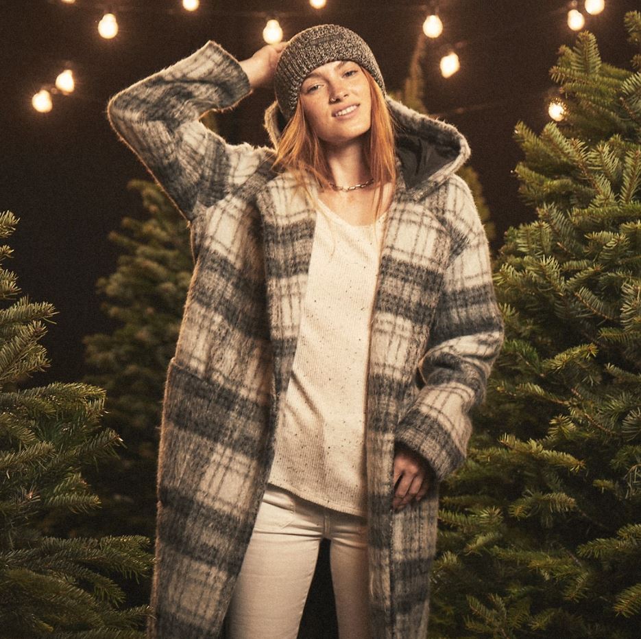 American Eagle & Aerie Canada Holiday Deals FREE 25 Gift